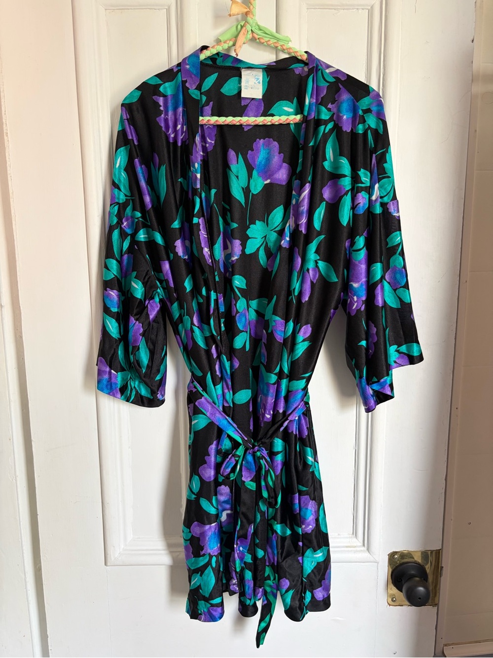 Vintage lack & Floral Nylon Robe